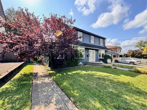 4734 Glenwood Street, Little Neck, NY 11362 - MLS#: 914693