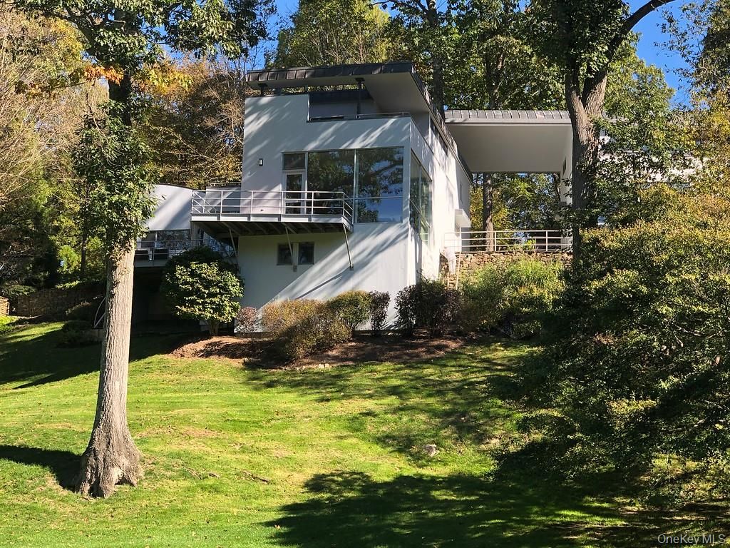 Photo of 54 Cross Pond Road, Pound Ridge, NY 10576 (MLS # 979591)