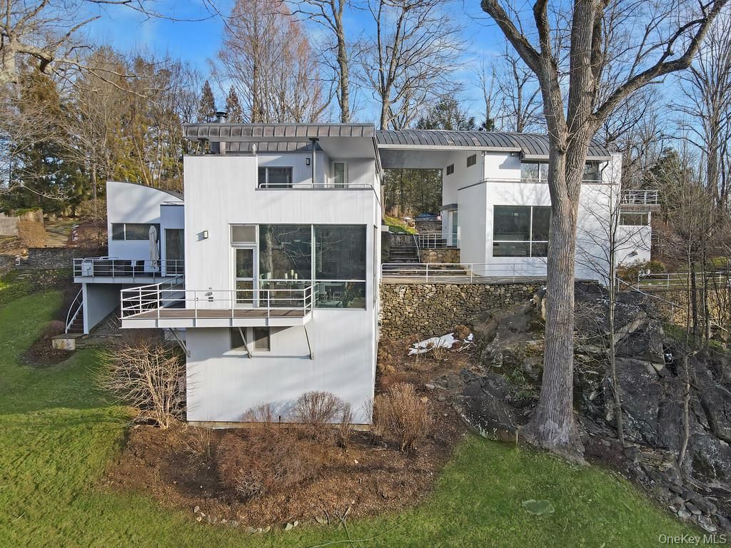 Photo of 54 Cross Pond Road, Pound Ridge, NY 10576 (MLS # 979591)