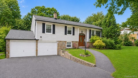 Photo of 28 Pike Place, Mahopac, NY 10541 (MLS # 1047545)