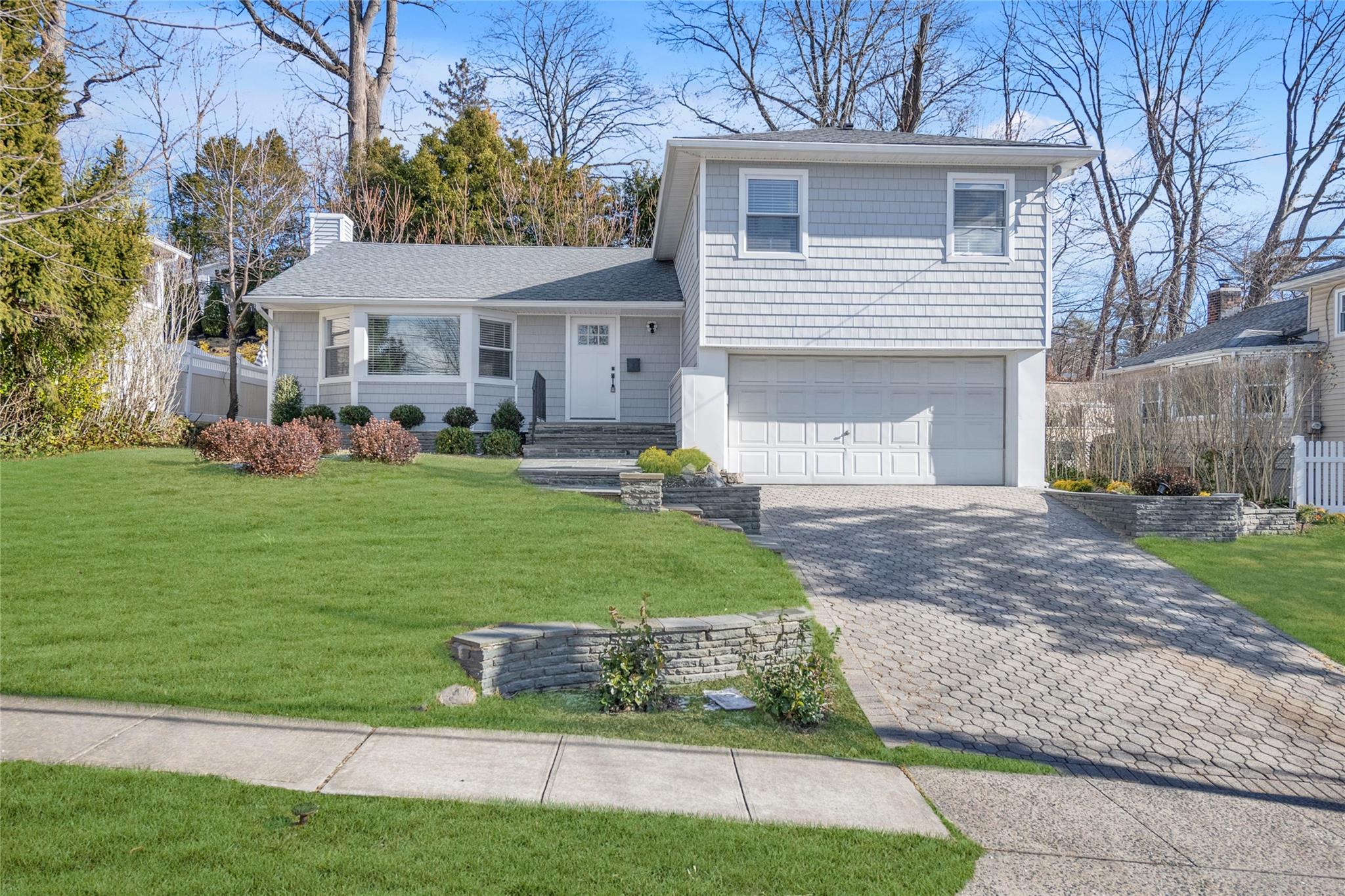 3 Tulip Lane, Port Washington, New York image 1