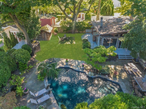 Homes For Sale - 78 Chestnut St St<br/> Glen Cove, NY 11542