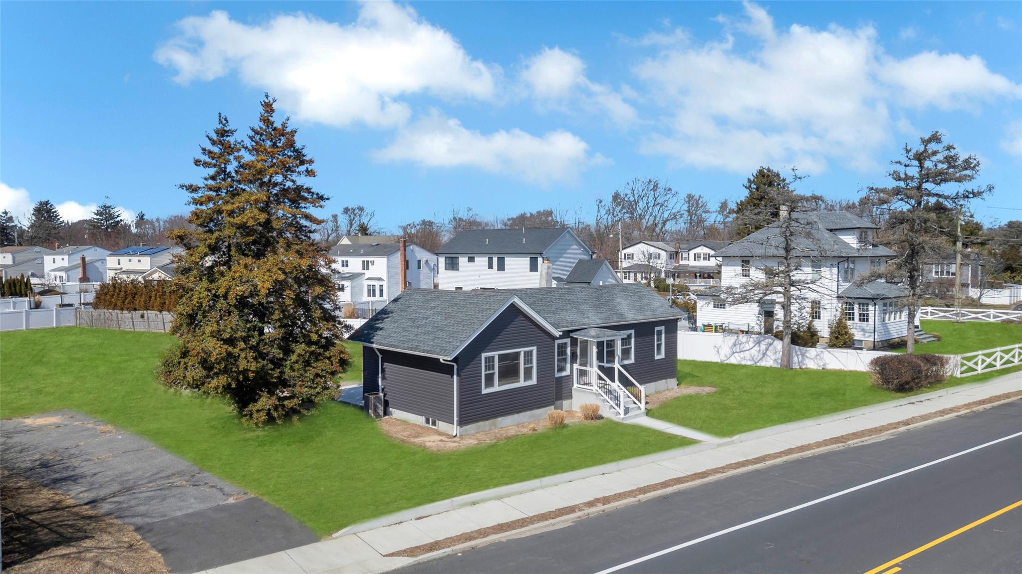 60 Udall Road, West Islip, New York image 1