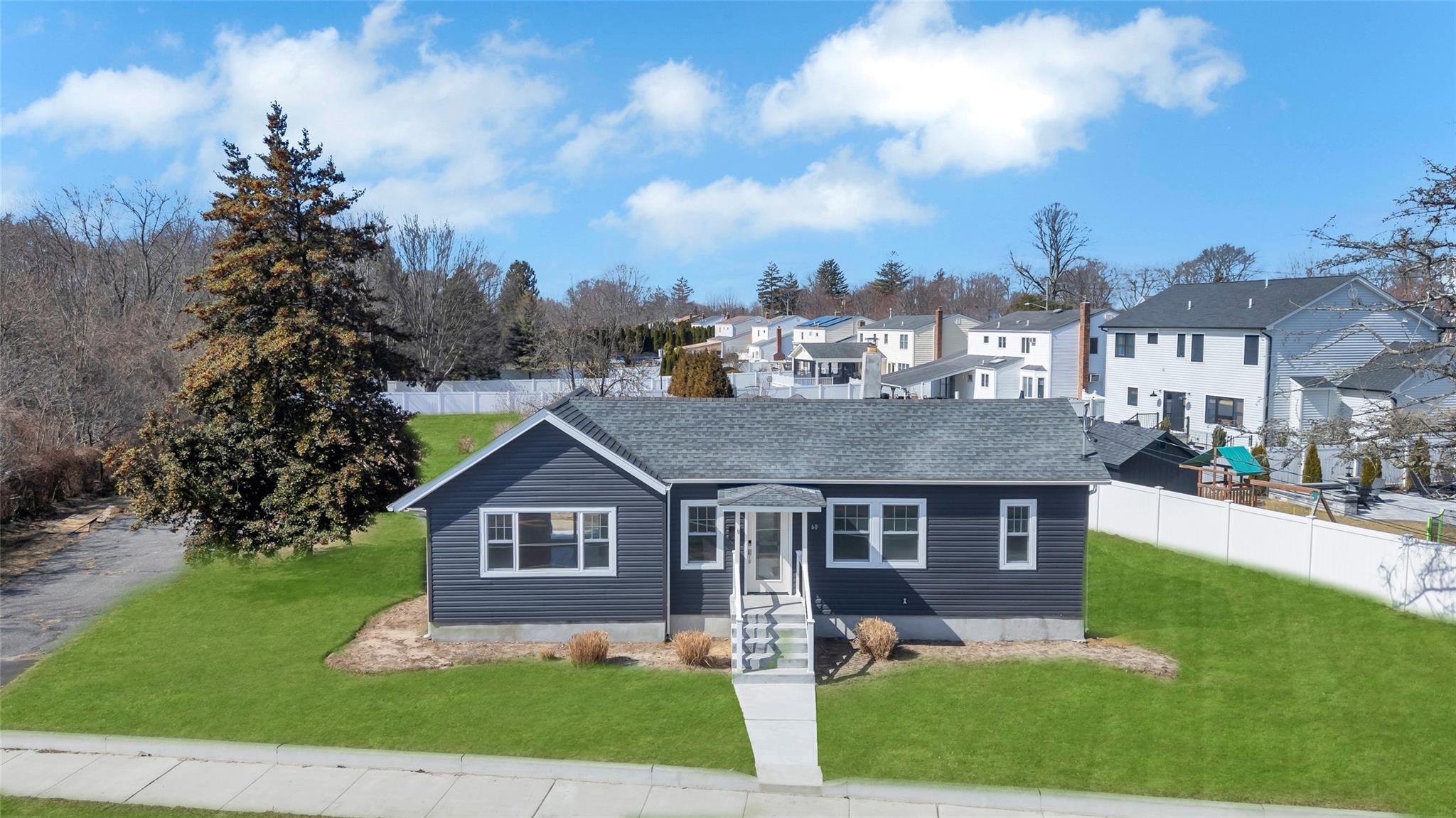 60 Udall Road, West Islip, New York image 2