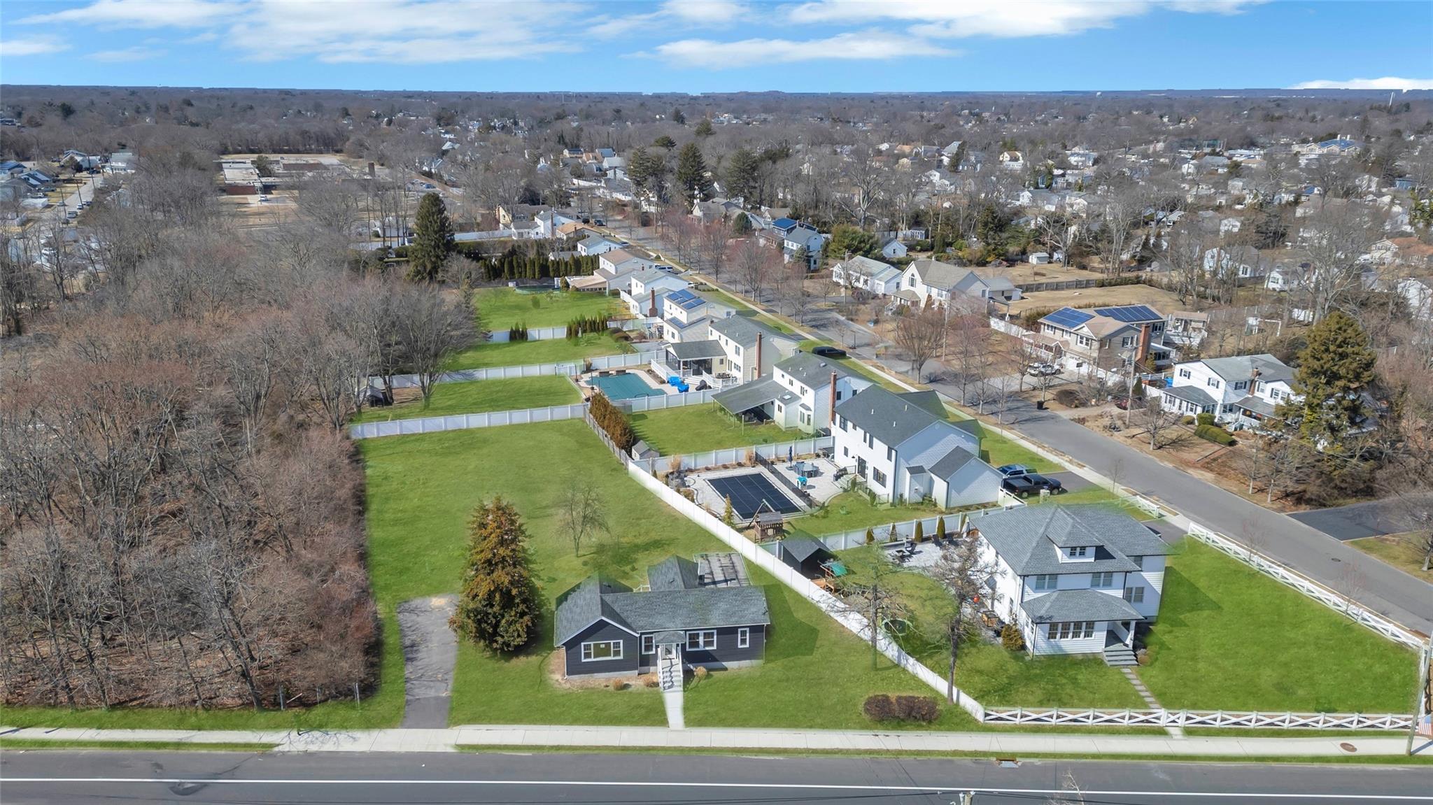 60 Udall Road, West Islip, New York image 7