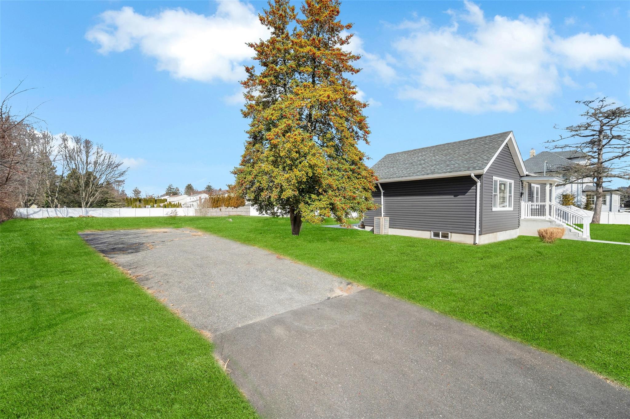 60 Udall Road, West Islip, New York image 14