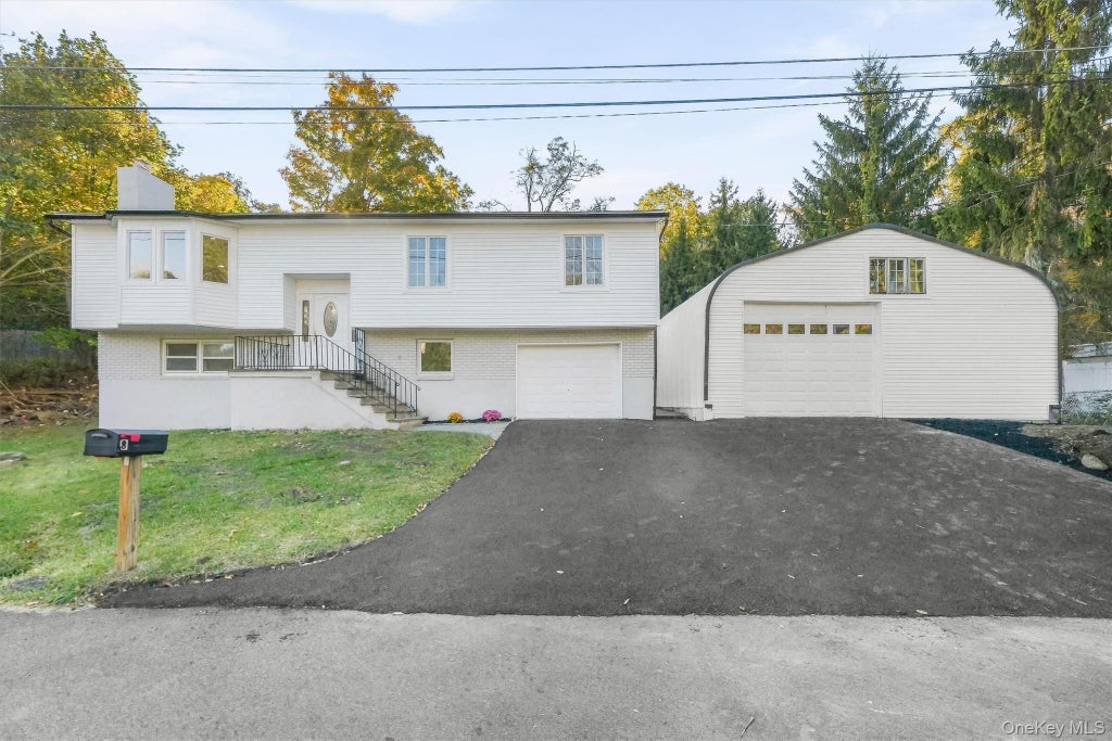 Photo of 9 Wykagyl Court, Carmel, NY 10512 (MLS # 1060942)
