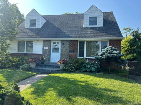 1762 Broadway, New Hyde Park, NY 11040 - MLS#: 954910