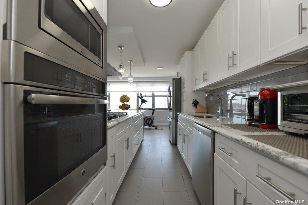 61-20 Grand Central Parkway #B 903, Forest Hills, New York image 21
