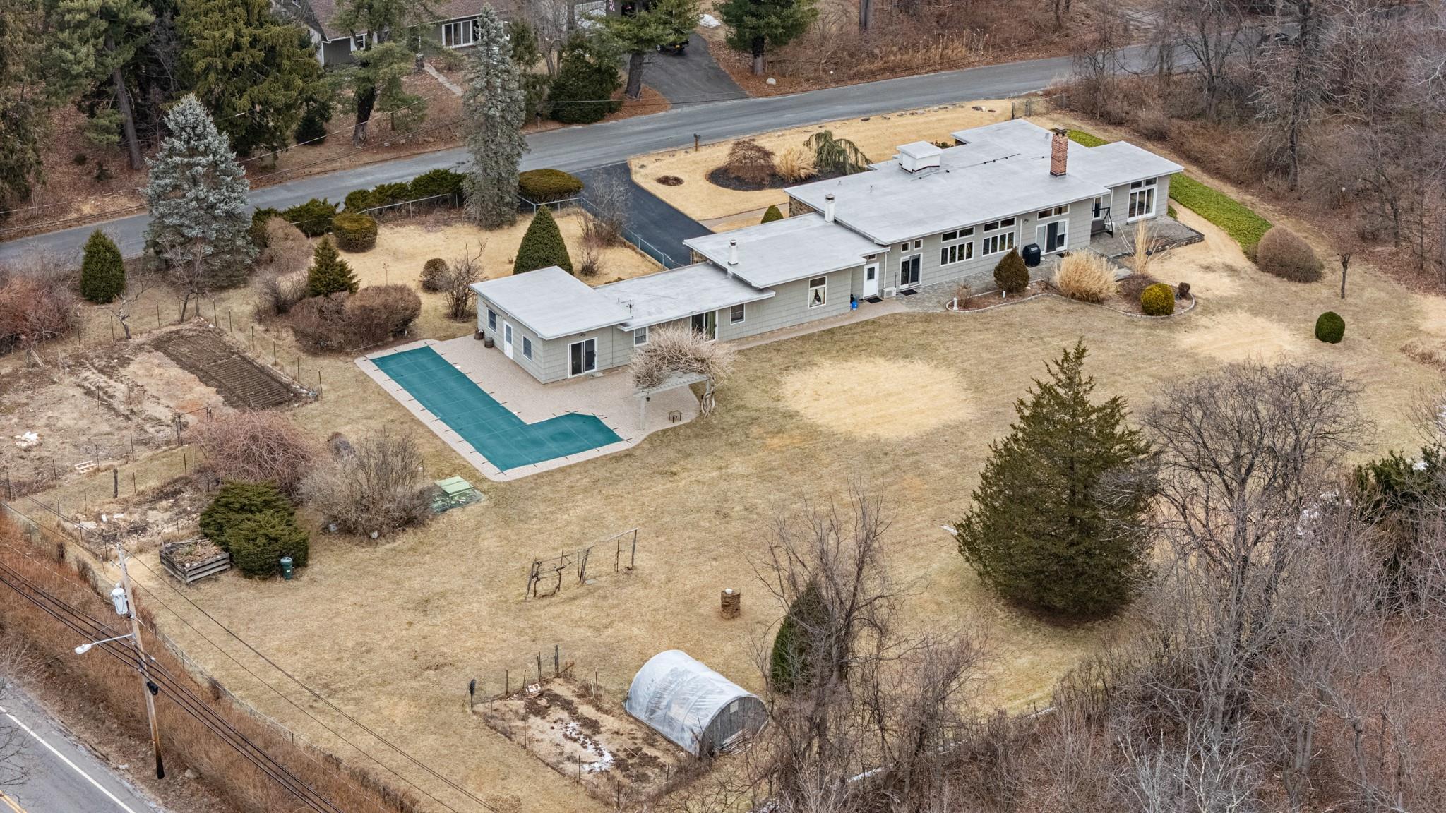 2 Twin Pines Drive, Pomona, New York image 4