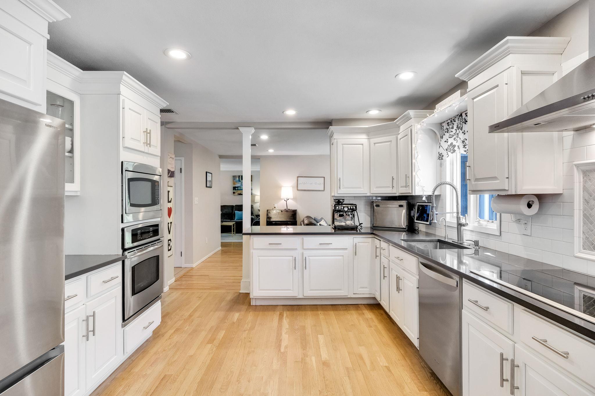 31 Blinker Light Road, Stony Brook, New York image 31