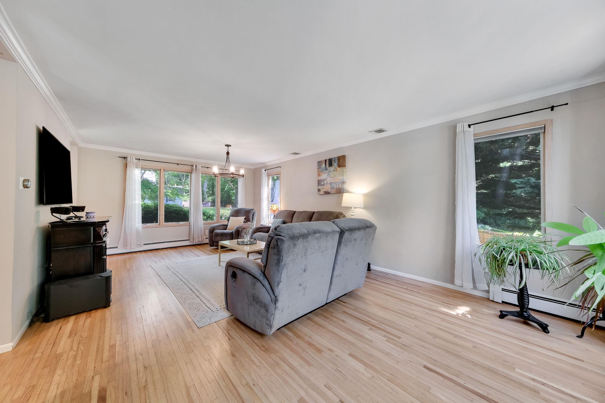 31 Blinker Light Road, Stony Brook, New York image 20