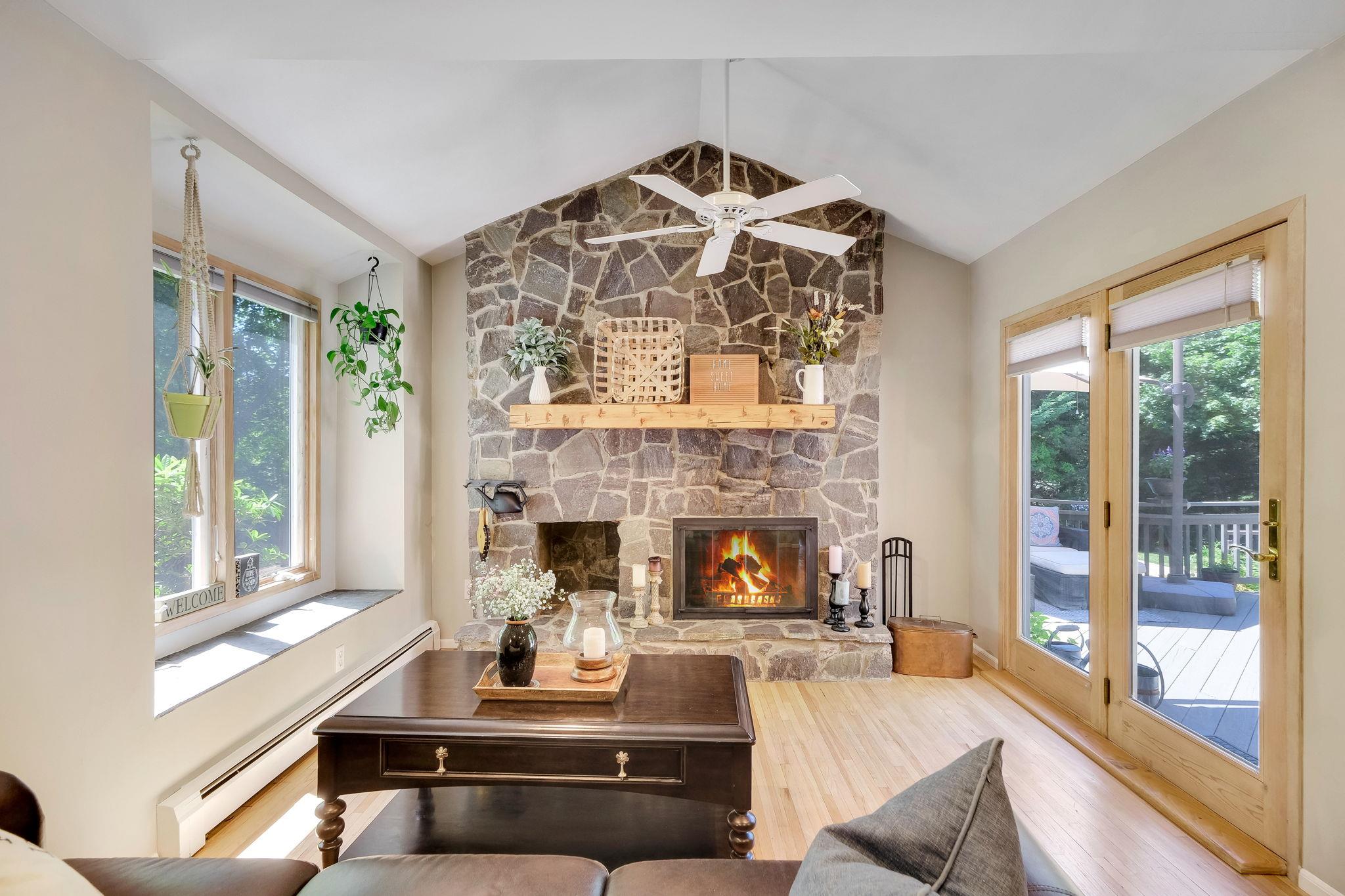 31 Blinker Light Road, Stony Brook, New York image 23