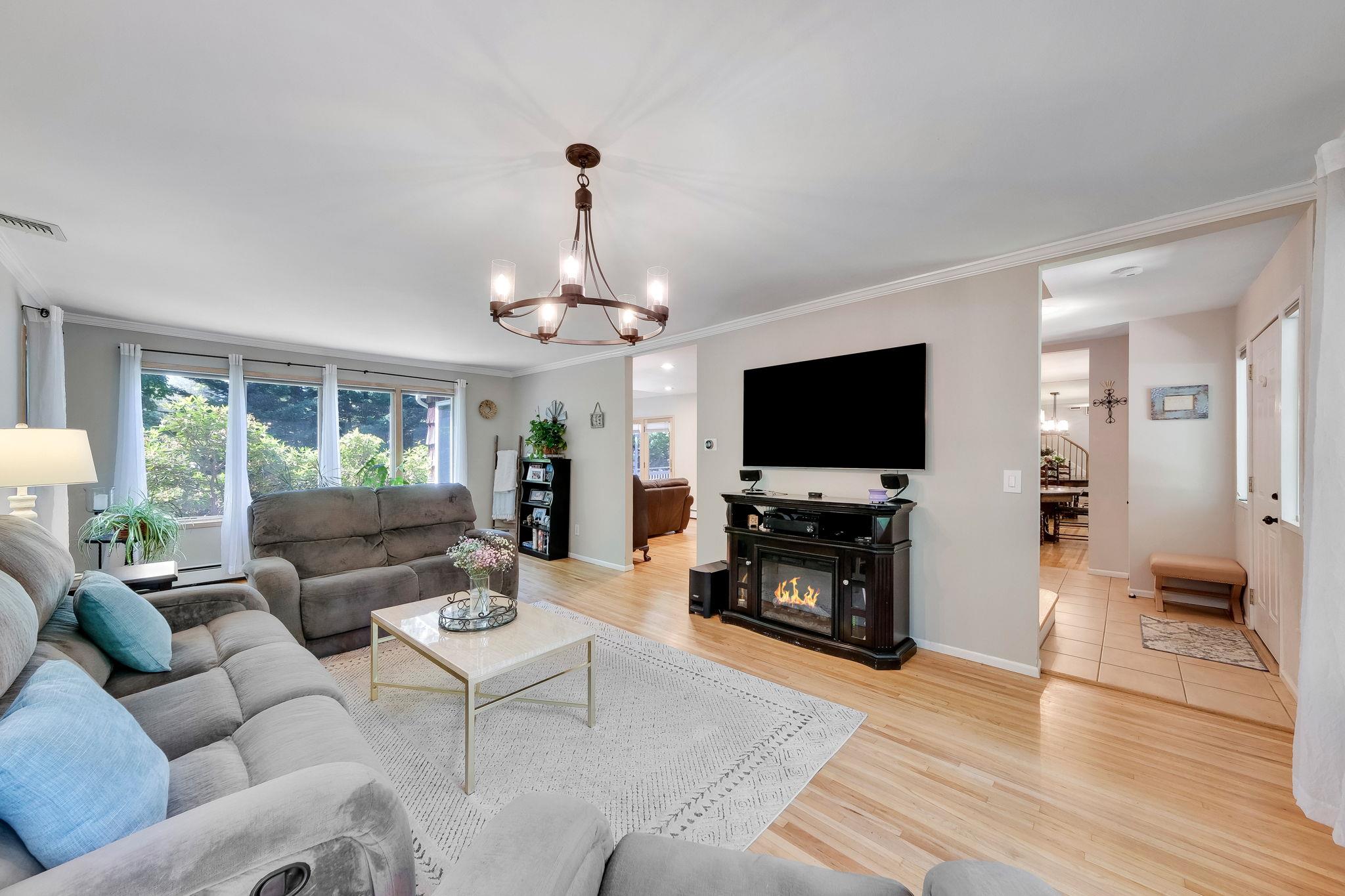 31 Blinker Light Road, Stony Brook, New York image 18