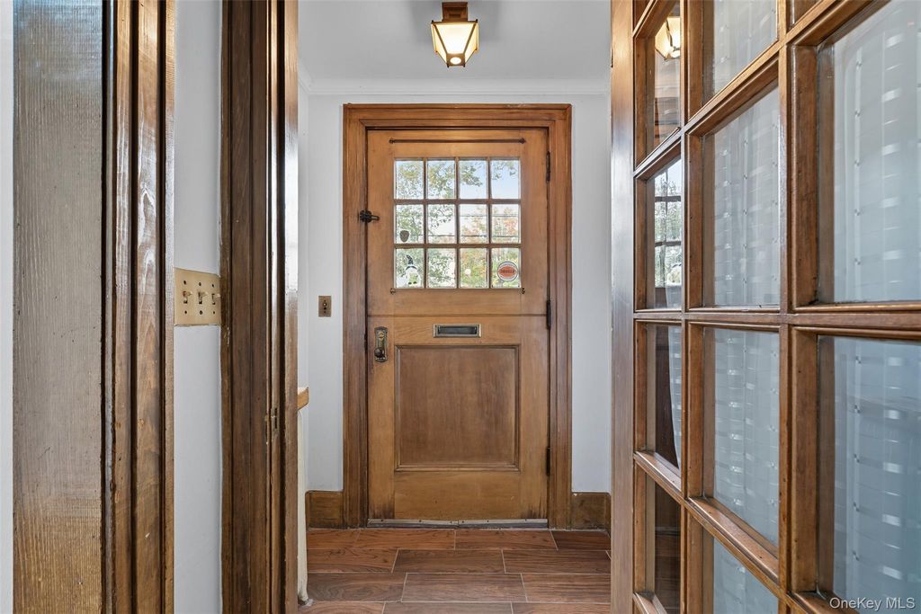 Photo of 102 Washington Avenue, Suffern, NY 10901 (MLS # 920609)