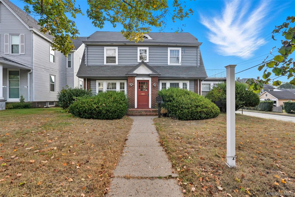 Photo of 102 Washington Avenue, Suffern, NY 10901 (MLS # 920609)