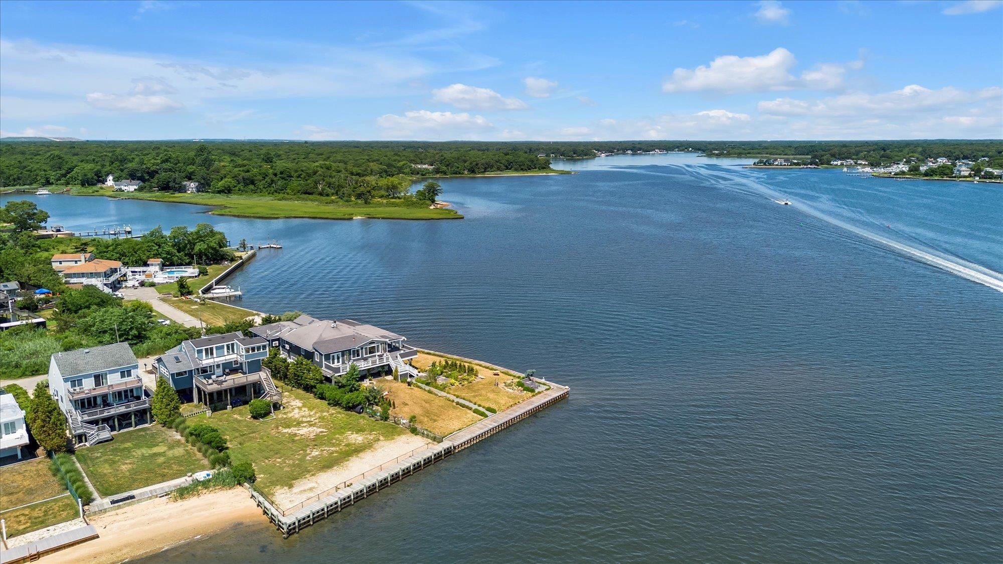 55 Oceanview Drive, Mastic Beach, New York image 33