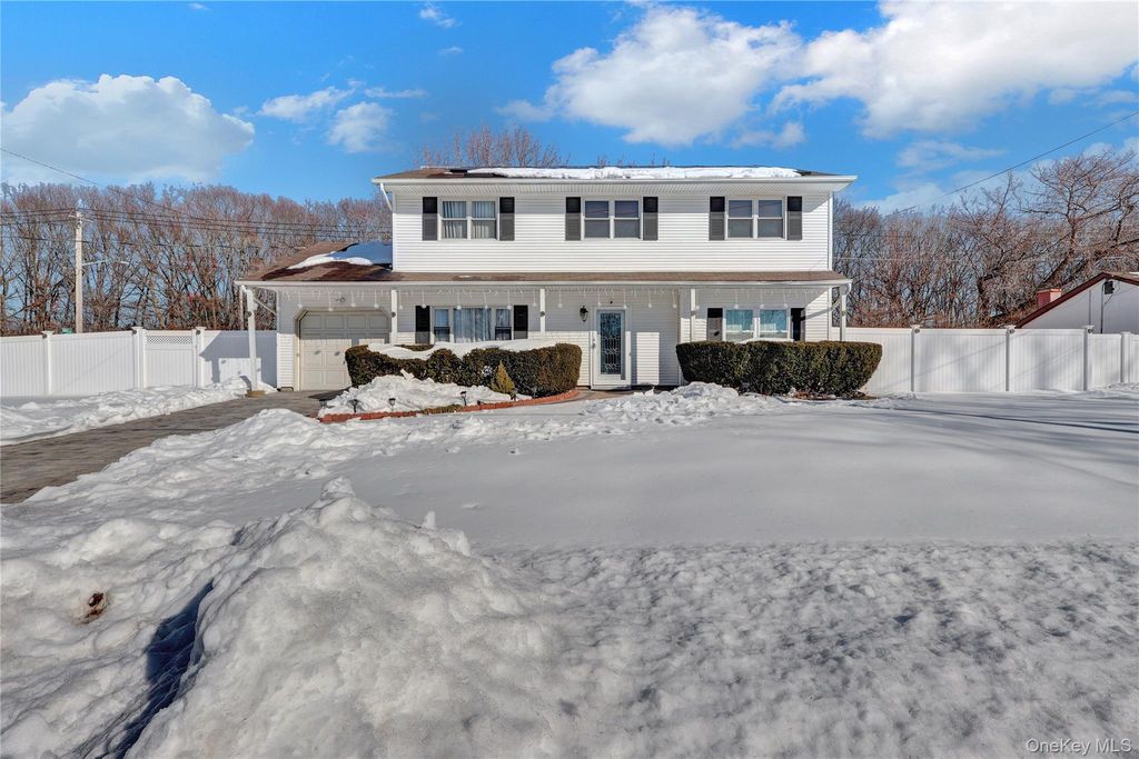 Photo of 47 Bellwood Avenue, South Setauket, NY 11720 (MLS # 961461)