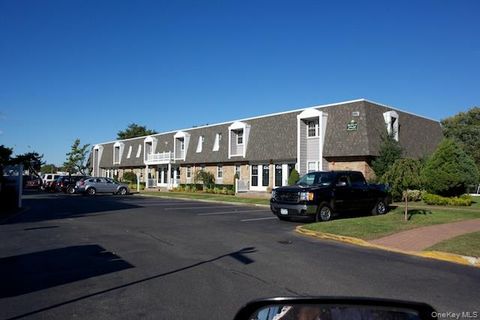 Apartment For Rent - 10 Mainsail Drive #1-10<br/> Patchogue, NY 11772