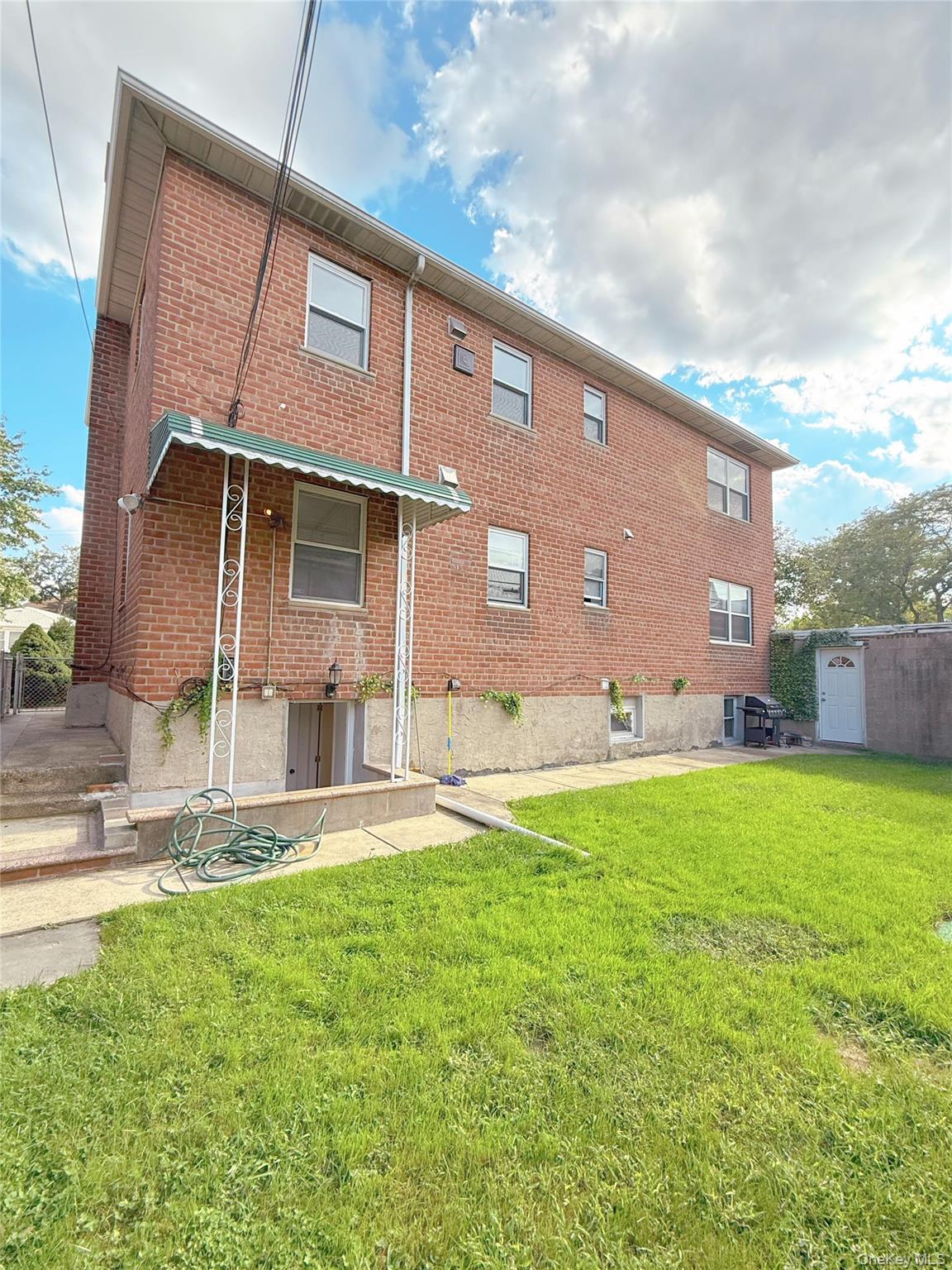 200-21 39 Ave