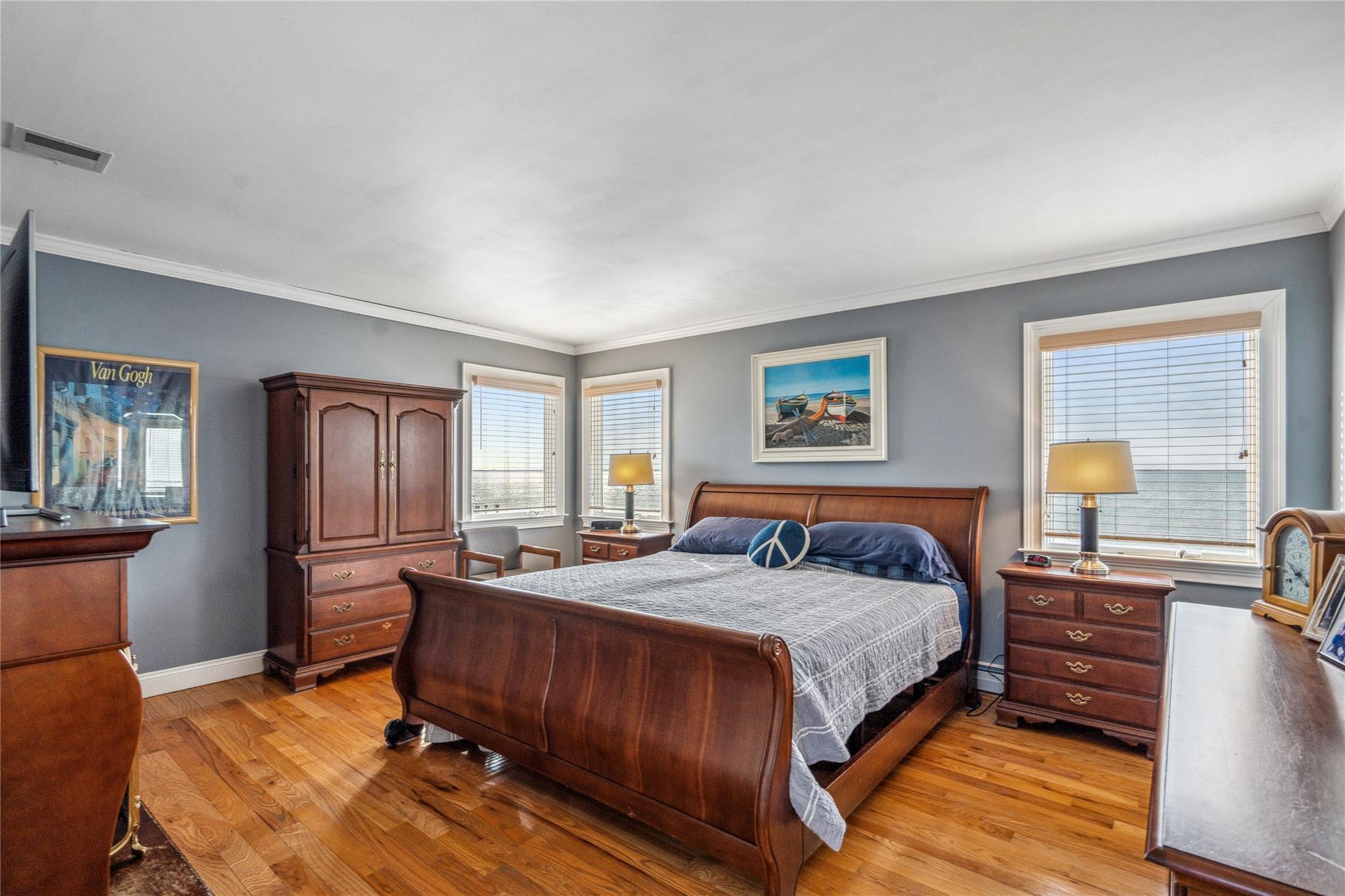 77 Shore Drive, Copiague, New York image 24