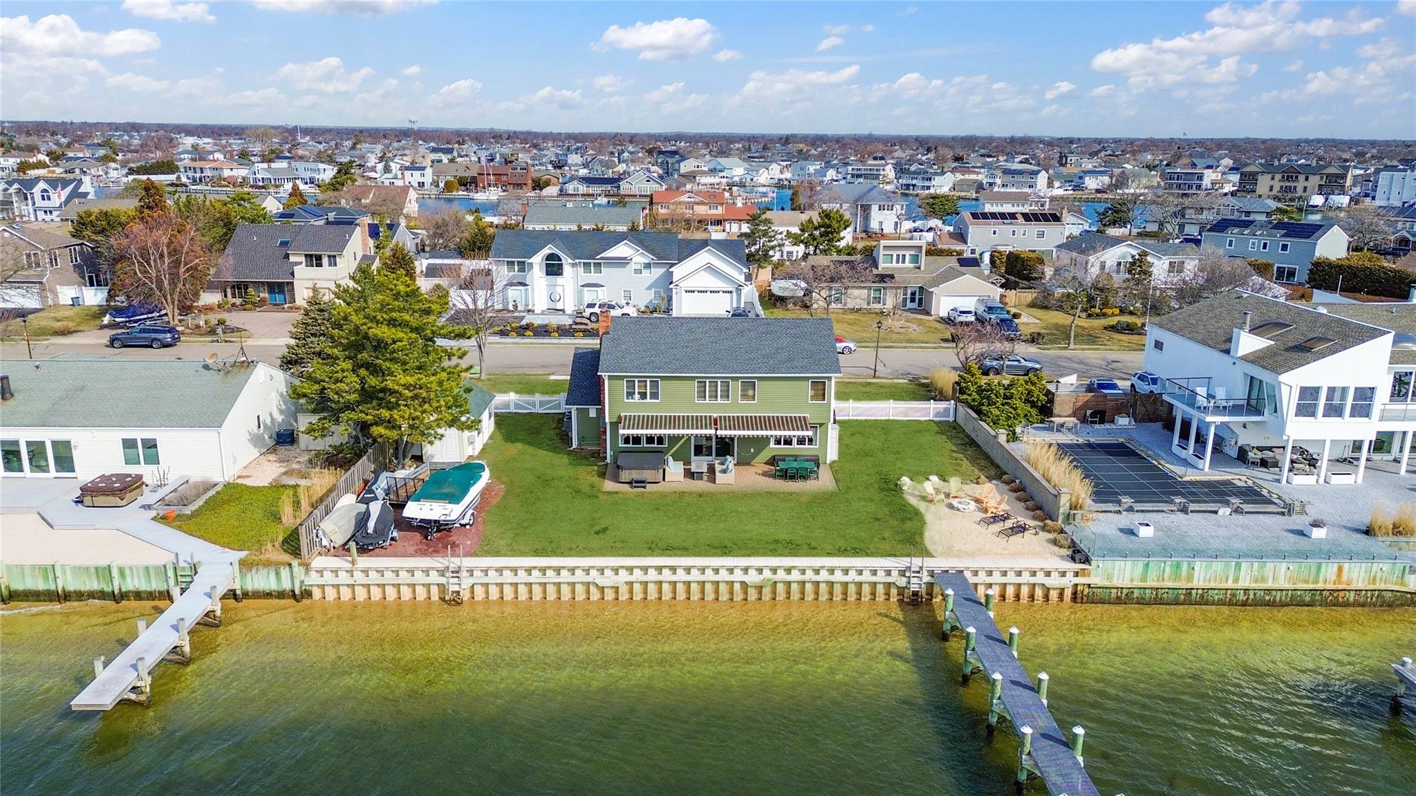 77 Shore Drive, Copiague, New York image 40