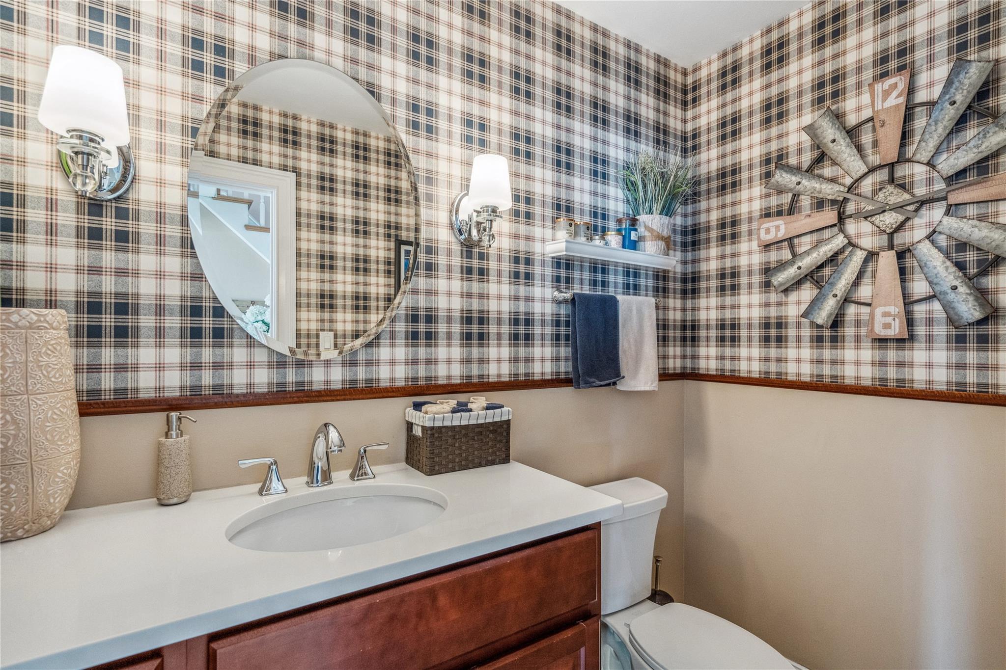 77 Shore Drive, Copiague, New York image 23