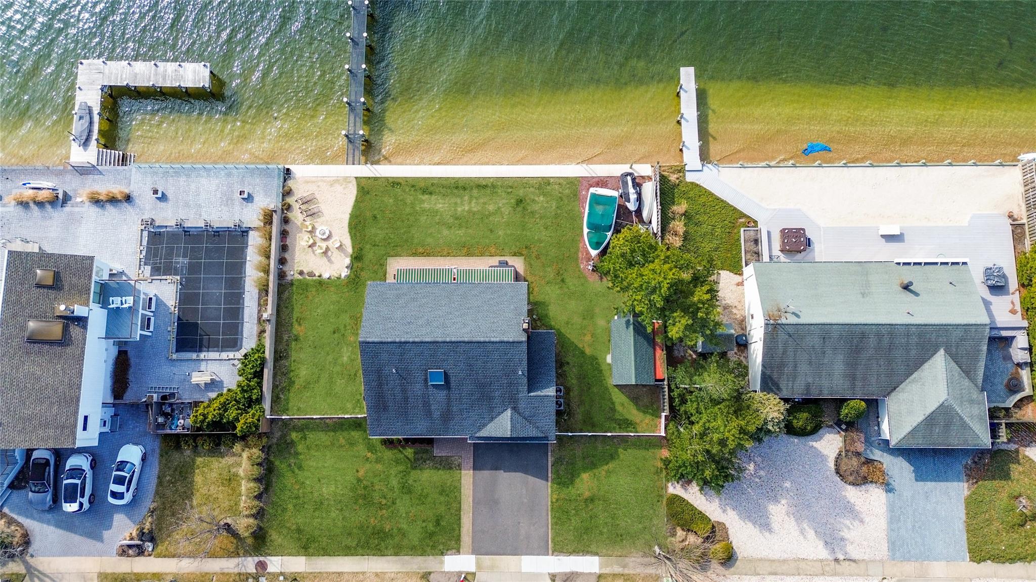 77 Shore Drive, Copiague, New York image 45