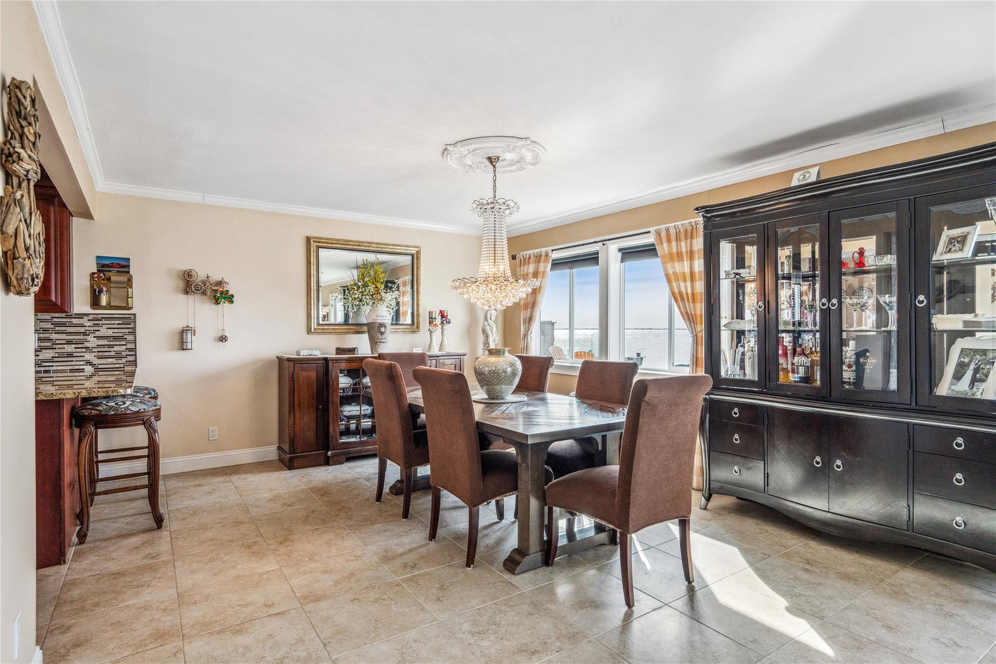 77 Shore Drive, Copiague, New York image 13