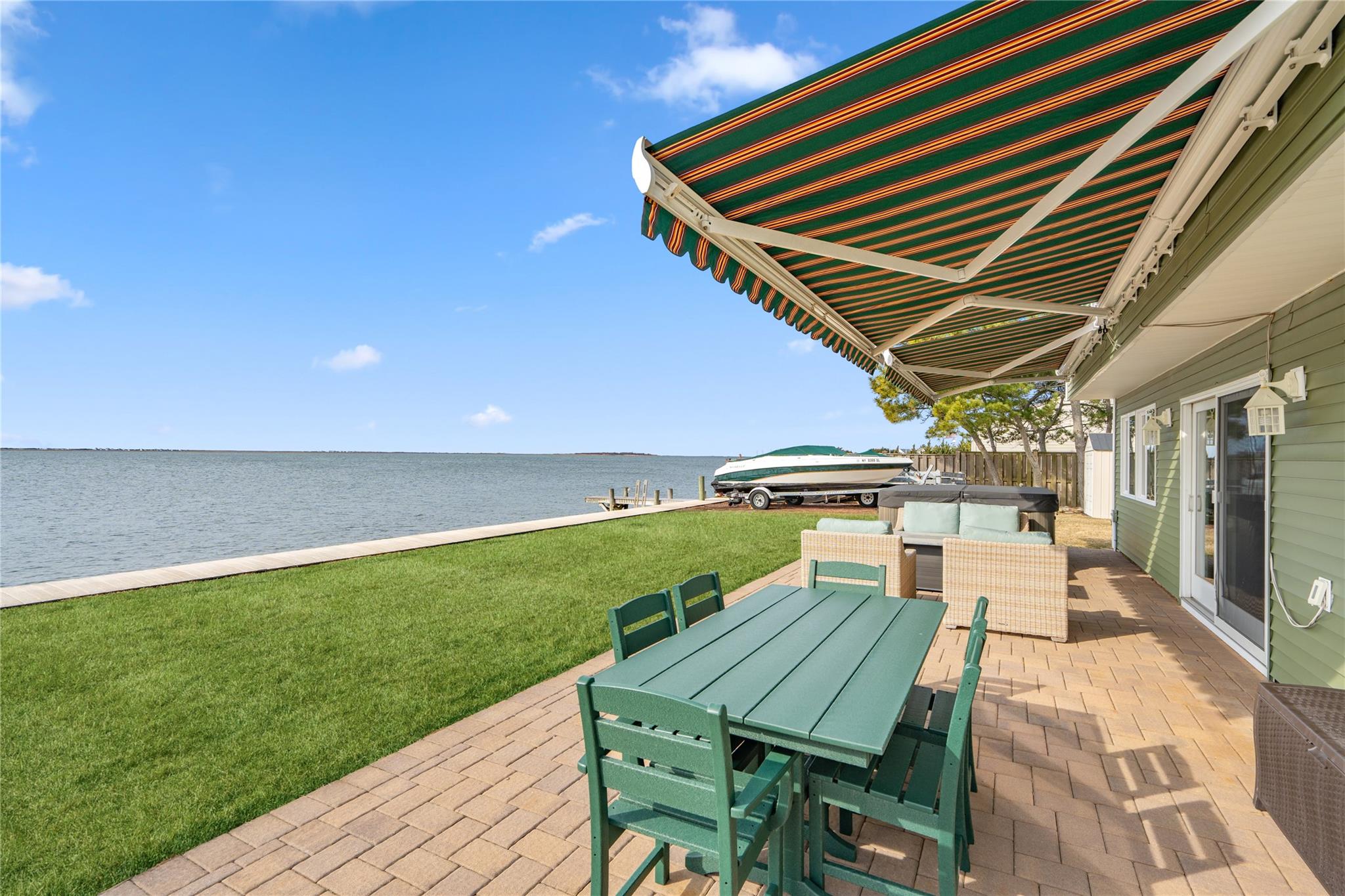 77 Shore Drive, Copiague, New York image 36