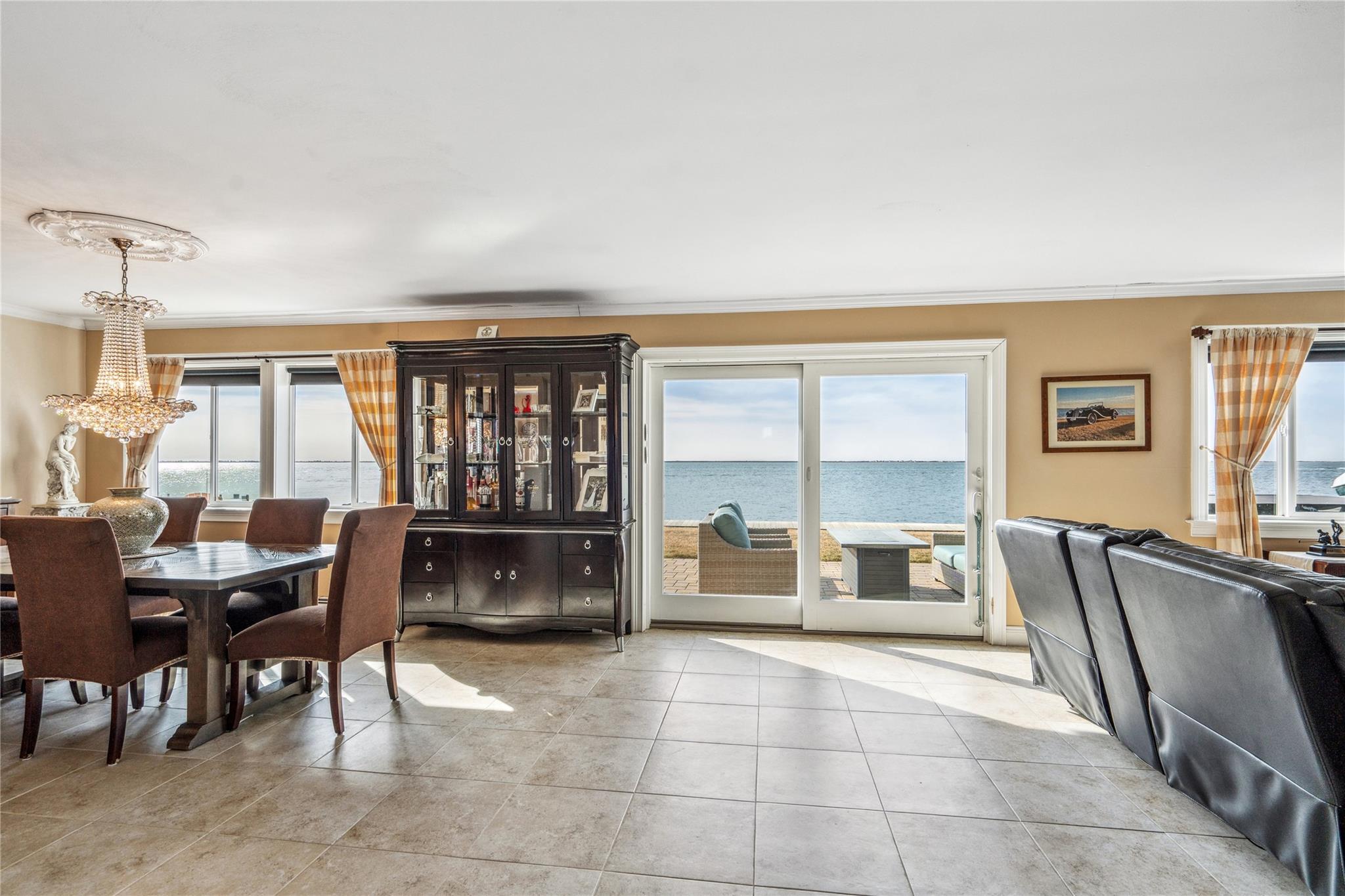 77 Shore Drive, Copiague, New York image 11