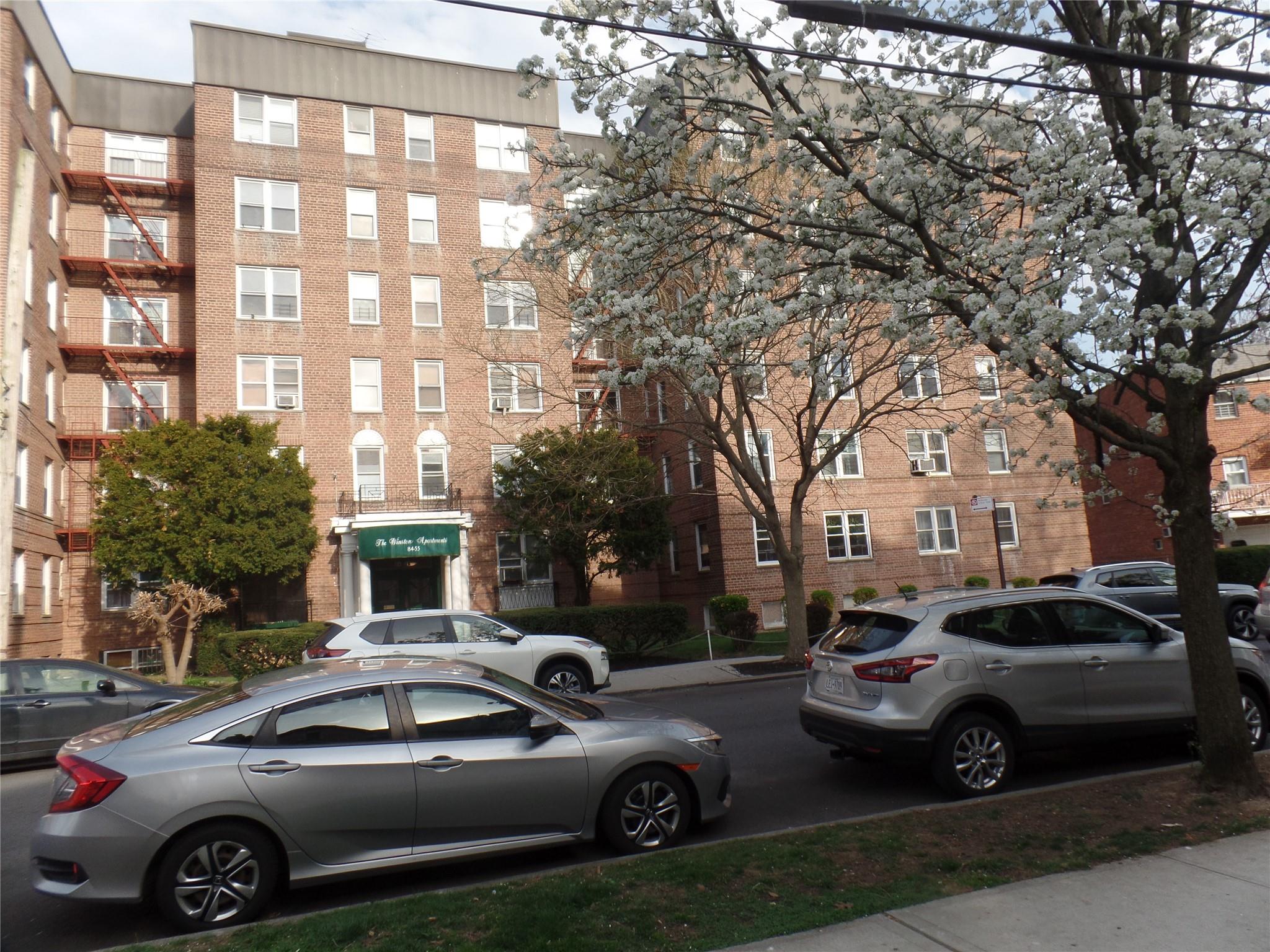 84-55 Daniels Street #3B, Briarwood, New York image 2