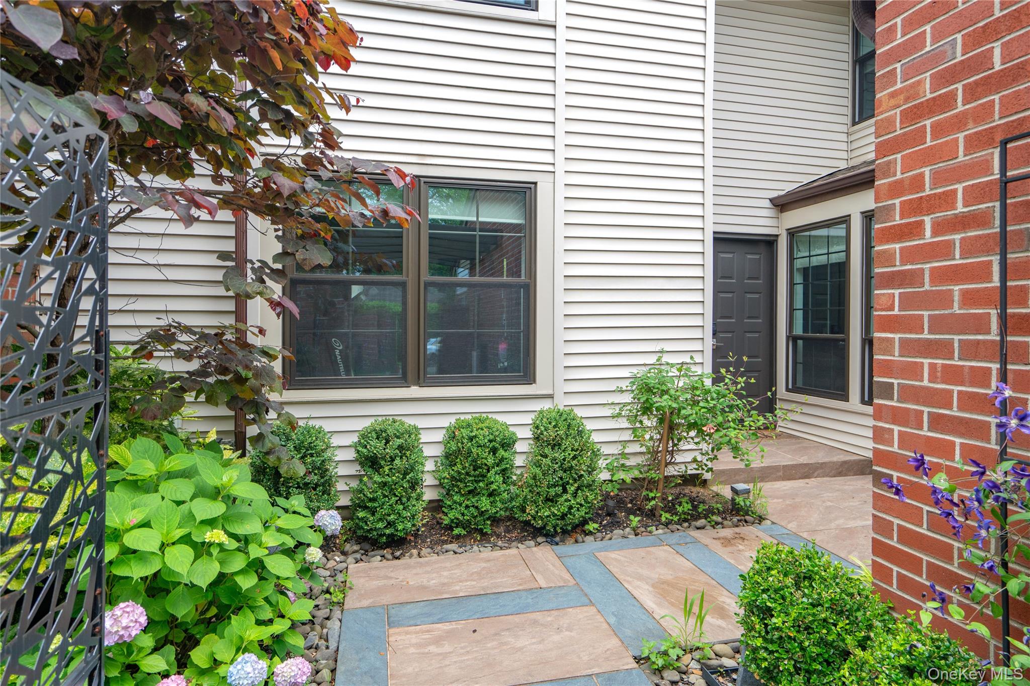 23 Estates Terrace N