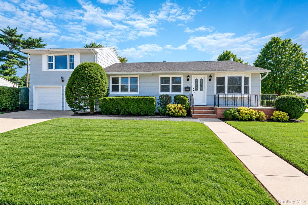 Photo of 745 Anderson Avenue, Franklin Square, NY 11010 (MLS # 1052452)