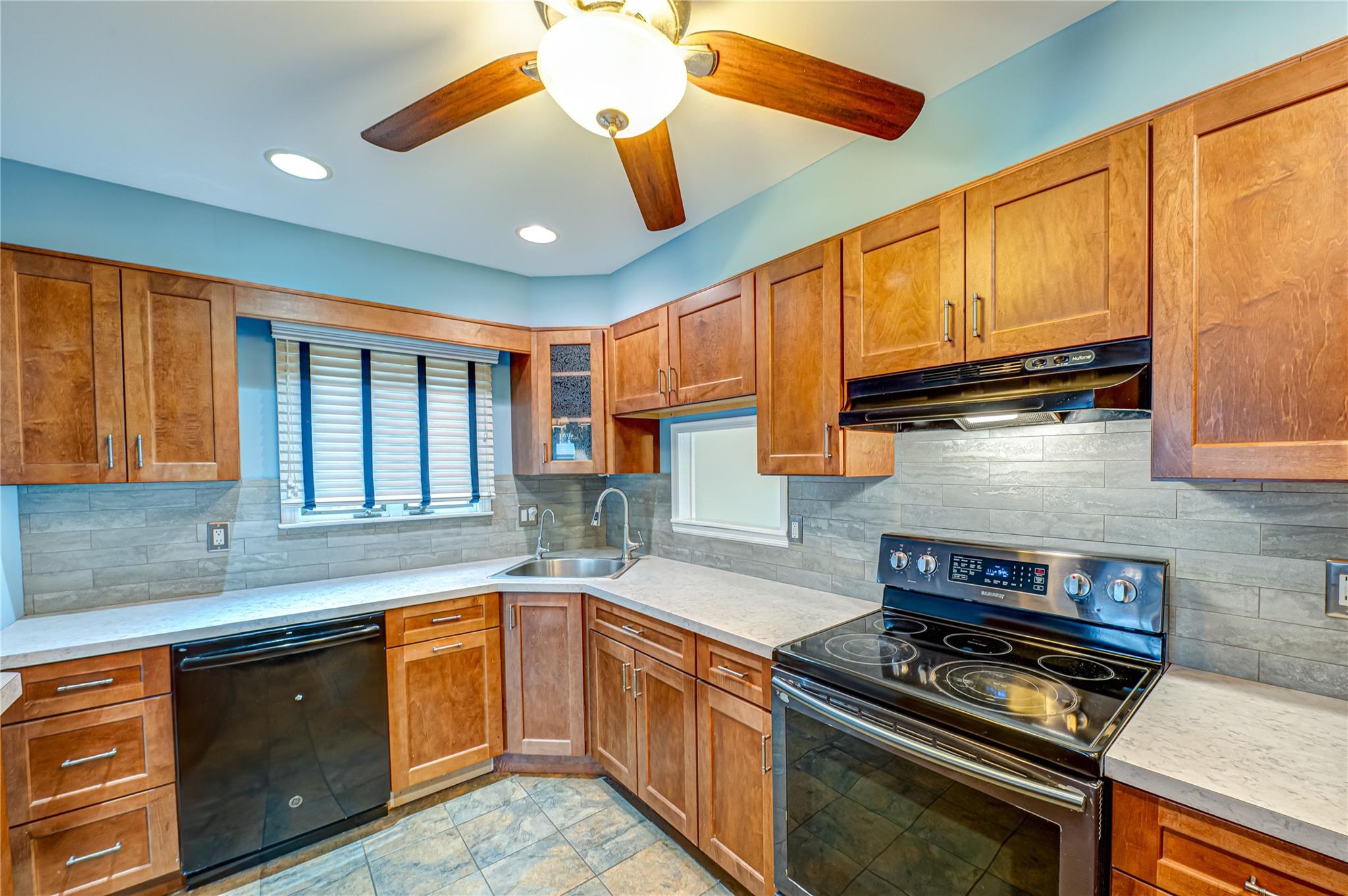 3 S Leghorn Court, Huntington Station, Florida image 5