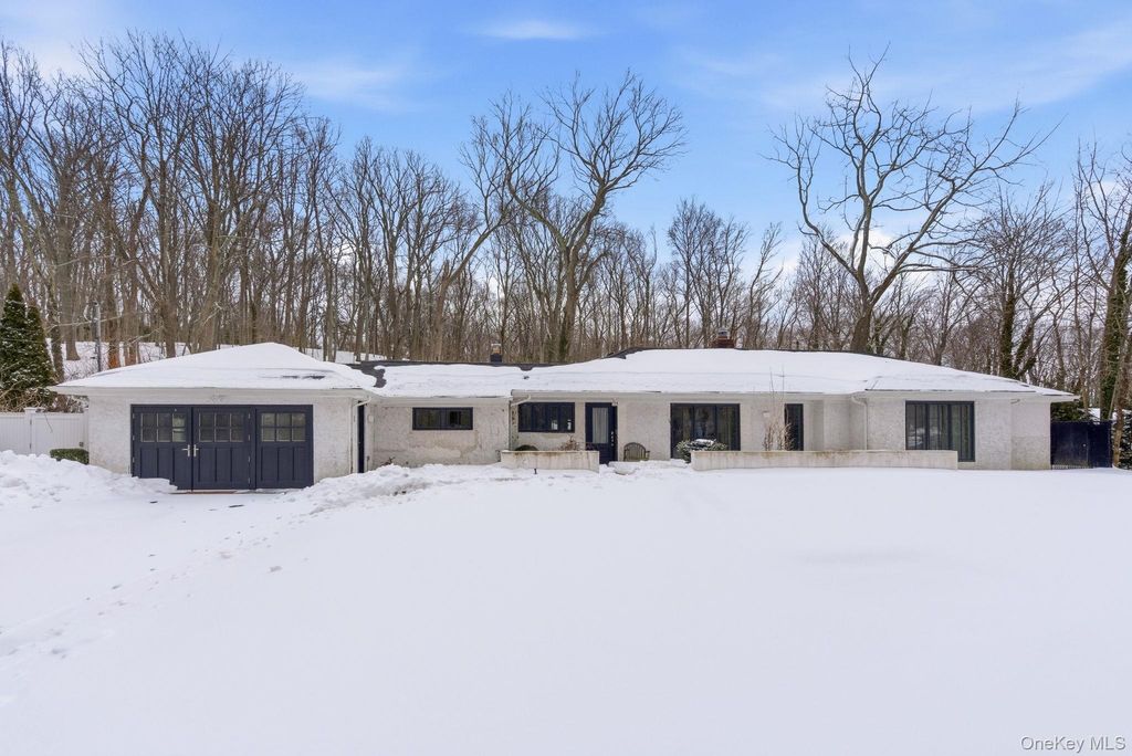 Photo of 80 Hollow Road, Stony Brook, NY 11790 (MLS # 963180)