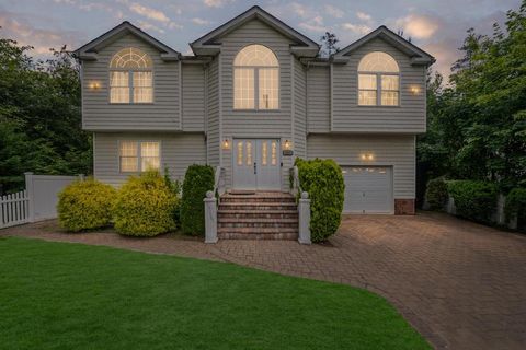 361 Locust Place Freeport NY 11520