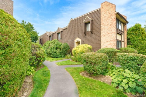 Condo For Sale - 91 Southgate Circle<br/> Massapequa Park, NY 11762