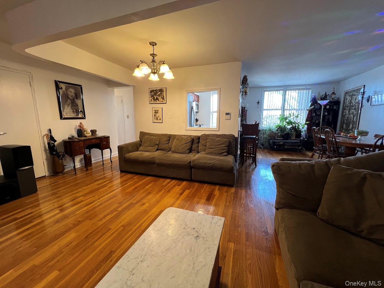 1425 Thieriot Avenue 5L