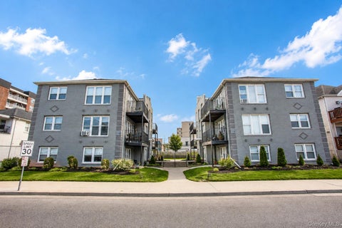 Apartment For Rent - 248 E Broadway #5<br/> Long Beach, NY 11561