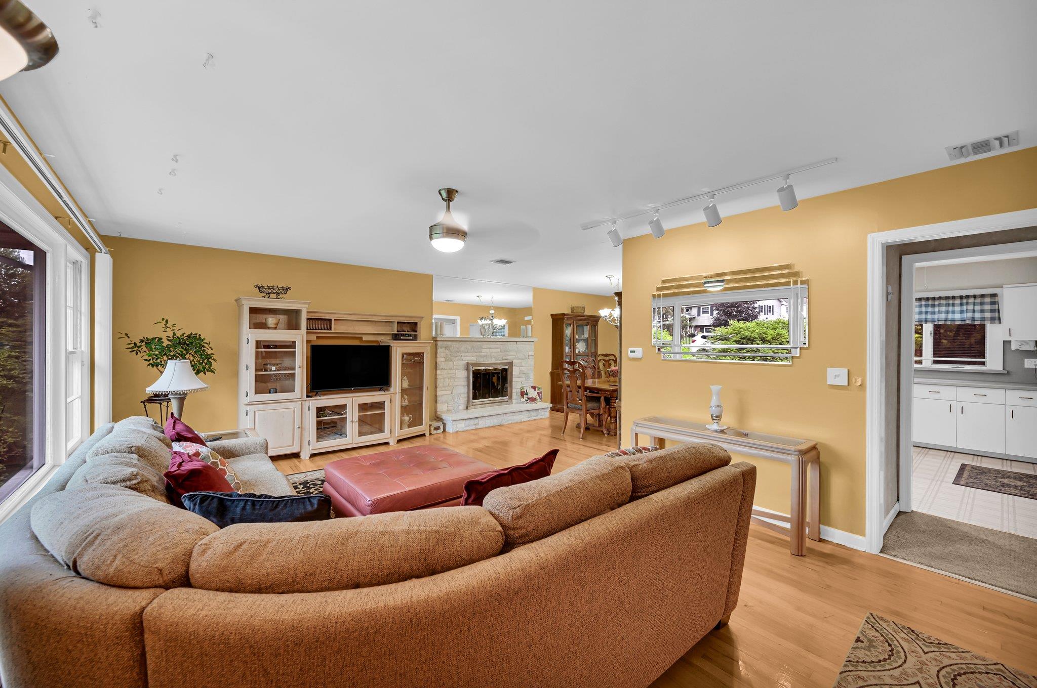 24 Westview Avenue, Congers, New York image 7