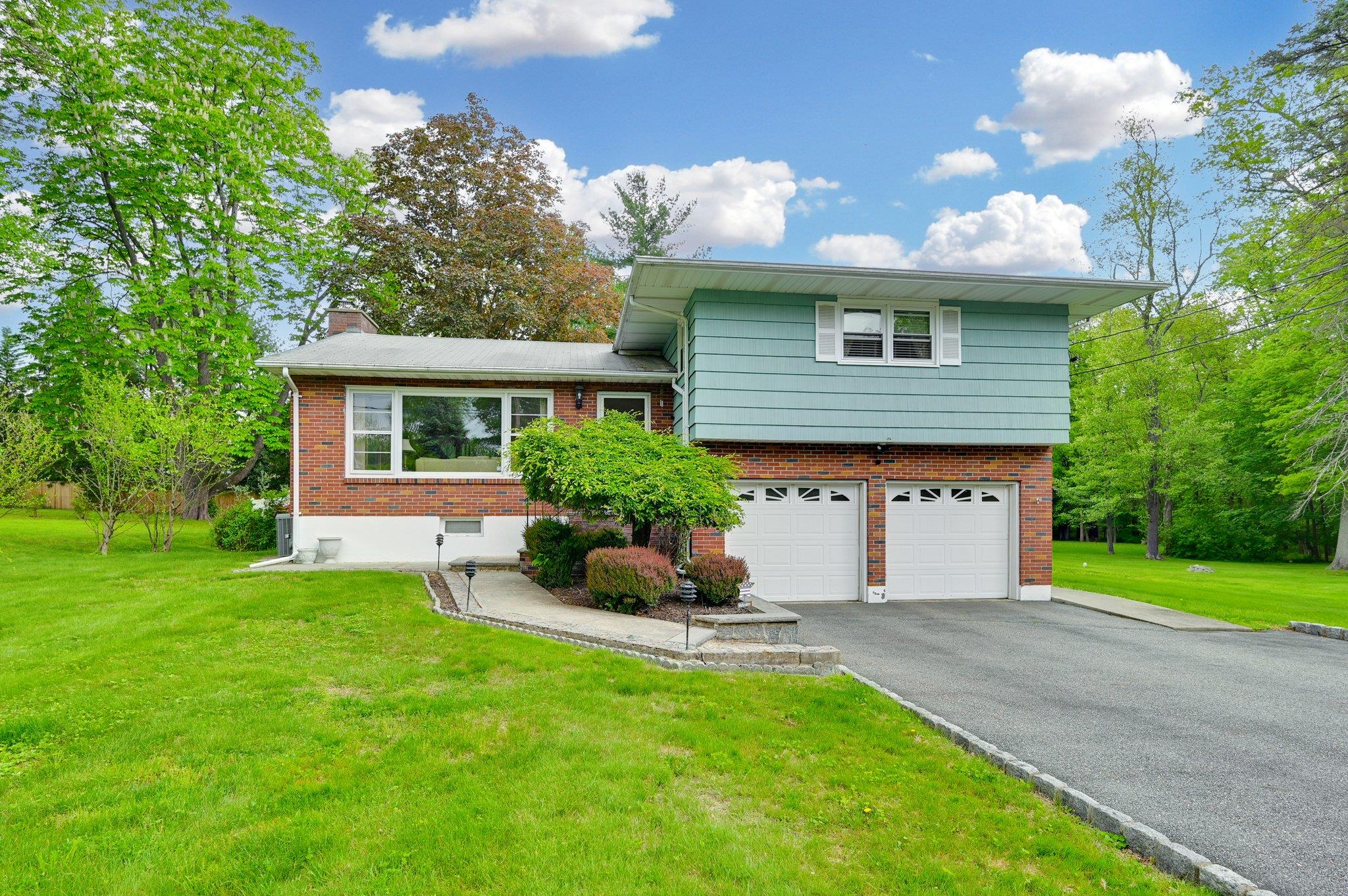 24 Westview Avenue, Congers, New York image 1