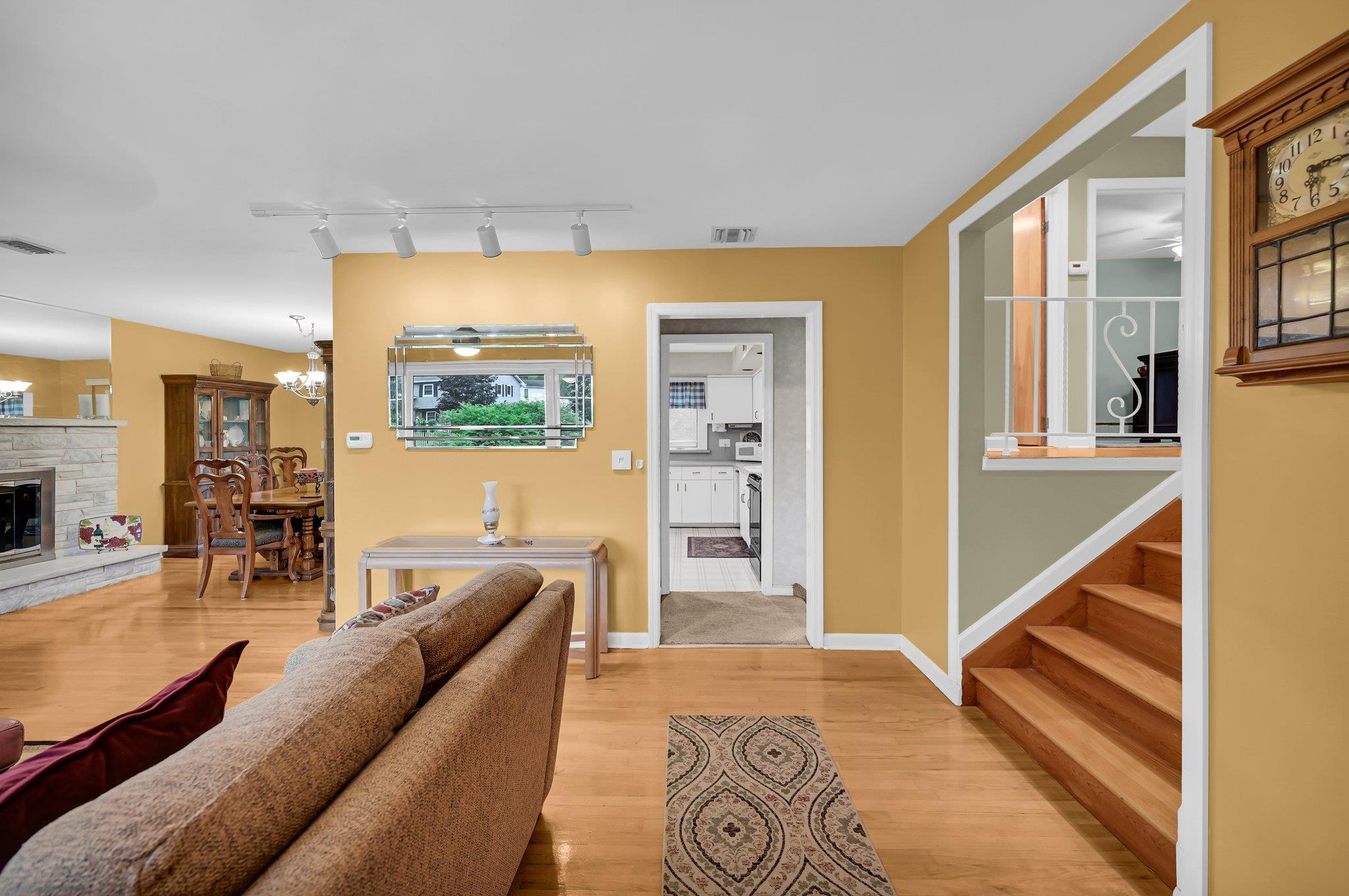 24 Westview Avenue, Congers, New York image 6