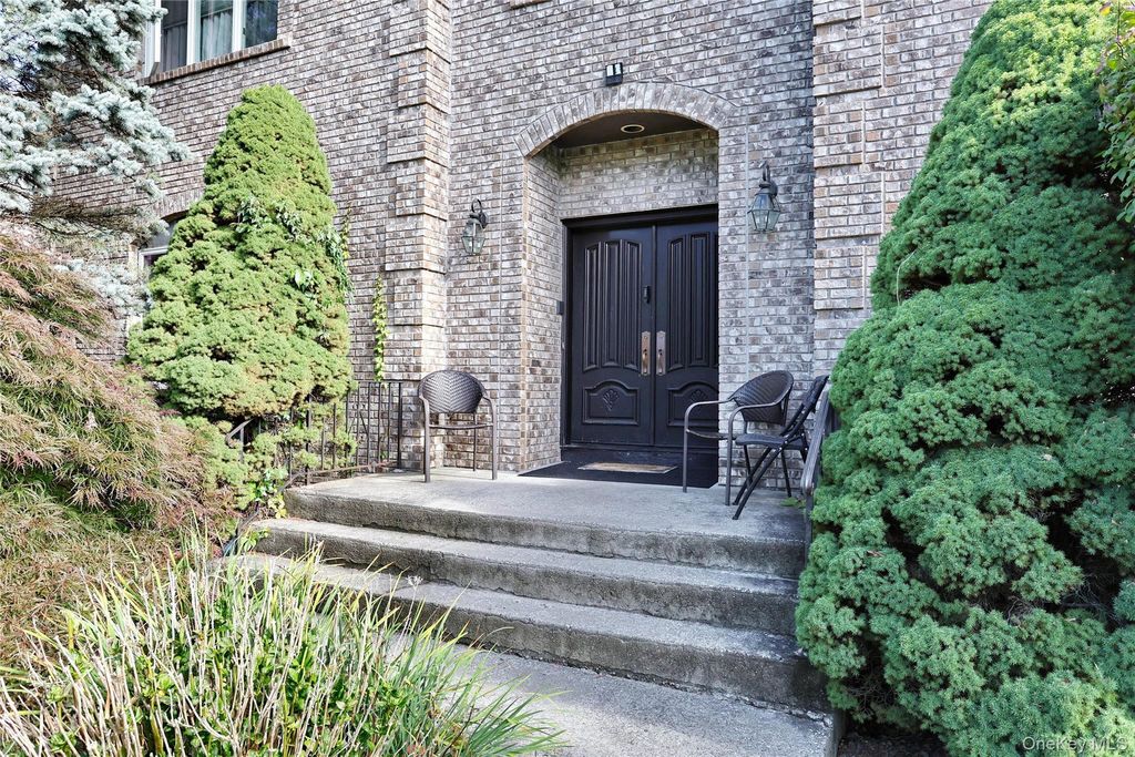 Photo of 11 Golar Drive, Monsey, NY 10952 (MLS # 917315)