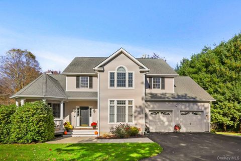 Homes For Sale - 4 Mane Way<br/> Pawling, NY 12564