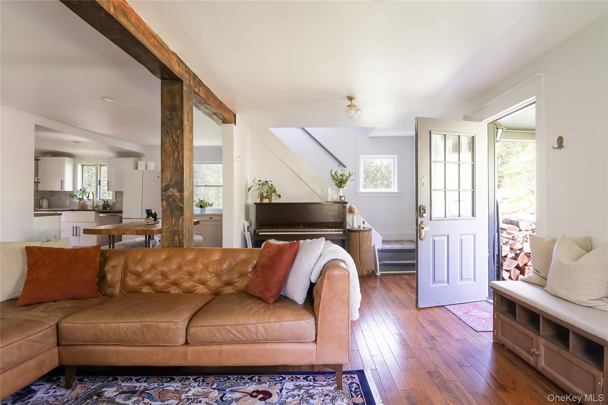 1047 Dahlia Road