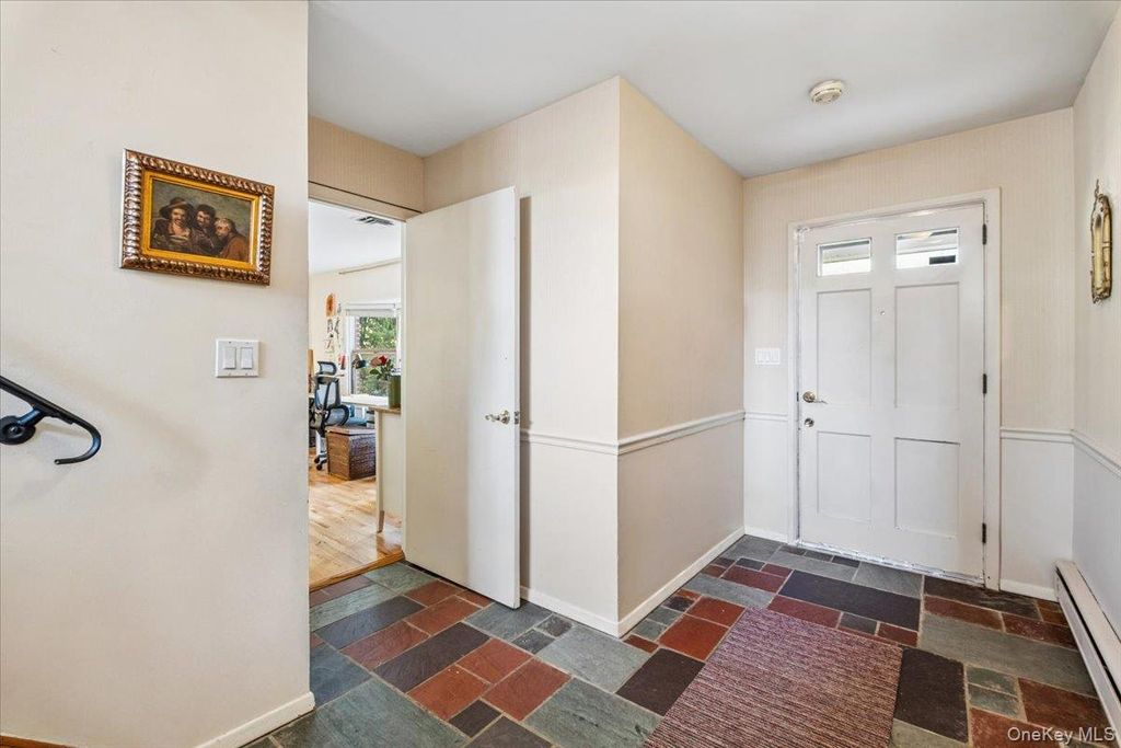 Photo of 146 Hunter Avenue, Sleepy Hollow, NY 10591 (MLS # 987914)