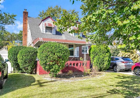 Photo of 115-44 237 Street, Elmont, NY 11003 (MLS # 927320)