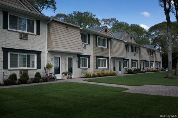 1602A PICADILLY PLACE # 1602A, CORAM, NY 11727 - Image 26675e49e3ef7daba6c4ff69ecbe726b/4082543416