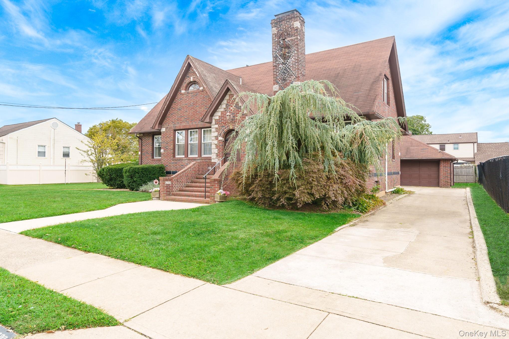 2320 Woodland Avenue